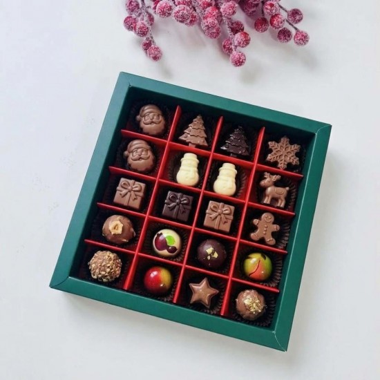 16 Bölmeli Bonbon Çikolata Kutusu-Yılbaşı Şeritli Kardan Adam 16 Bölmeli Bonbon Çikolata Kutusu-Yılbaşı Şeritli Kardan Adam