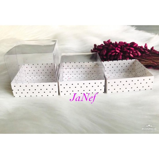 8x8x3 Asetat Kapaklı Kutu Beyaz Puantiyeli