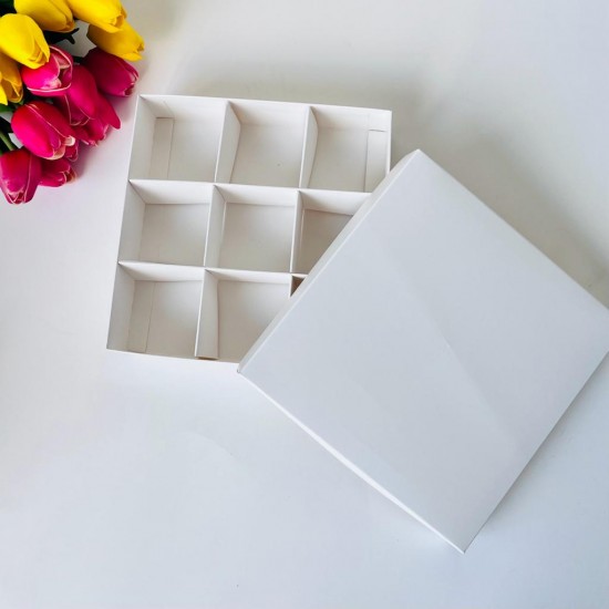 20x20x5 Karton Kutu (9 Bölmeli) 20x20x5 Karton Kutu (9 Bölmeli)