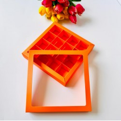 16 Bölmeli Pencereli Çikolata Kutusu-Halloween-Madlen Uyumlu 16 Bölmeli Pencereli Çikolata Kutusu-Halloween-Madlen Uyumlu