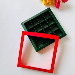 16 Bölmeli Pencereli Çikolata Kutusu Yılbaşı-Madlen Uyumlu