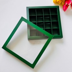 16 Bölmeli Pencereli Çikolata Kutusu Yılbaşı Desen 16 Bölmeli Pencereli Çikolata Kutusu Yılbaşı Desen