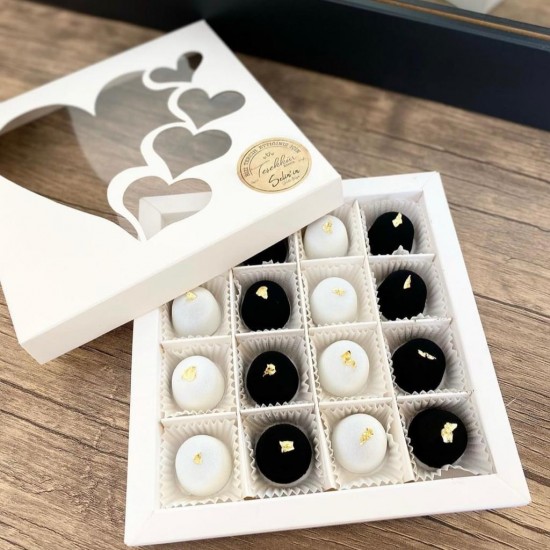 16 Bölmeli Kalp Tasarım Bonbon Çikolata Kutusu