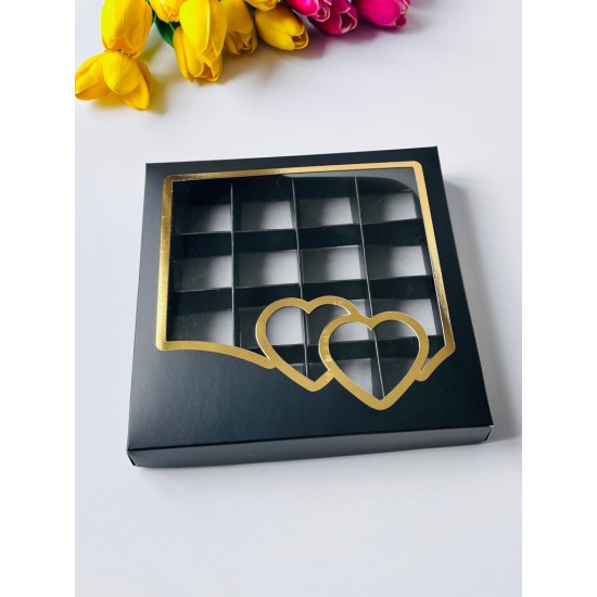 16 Bölmeli Kalp Tasarım Çikolata Kutusu Gold Yaldız