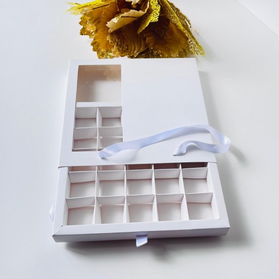 25 Bölmeli Pencereli-Çanta Model Bonbon Çikolata Kutusu 25 Bölmeli Pencereli-Çanta Model Bonbon Çikolata Kutusu