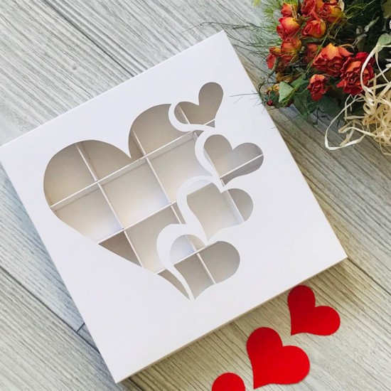 16 Bölmeli Kalp Tasarım Bonbon Çikolata Kutusu