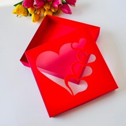 21x21x4 Pencereli Kalp Tasarım Karton Kutu