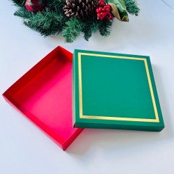 18x18x4 Gold Yaldız Detay Karton Kutu Yılbaşı (Yeşil-Kırmızı) 18x18x4 Gold Yaldız Detay Karton Kutu Yılbaşı (Yeşil-Kırmızı)