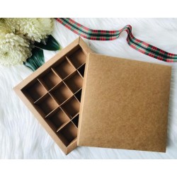 16 Bölmeli Karton Bonbon Çikolata Kutusu 16 Bölmeli Karton Bonbon Çikolata Kutusu