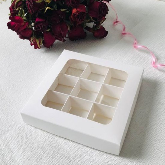 9 Bölmeli Pencereli Bonbon Çikolata Kutusu