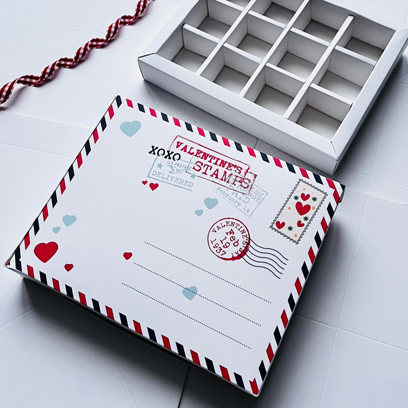 12 Bölmeli Zarf Tasarım Çikolata Kutusu — galeri görseli