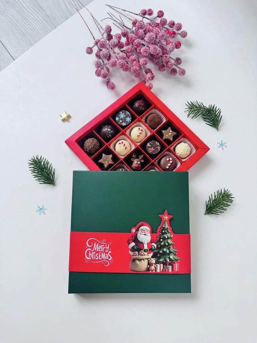 16 Bölmeli Bonbon Çikolata Kutusu-Yılbaşı Şeritli Noel Baba — galeri görseli