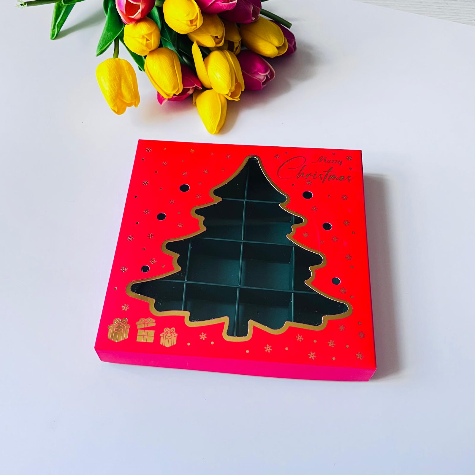 16 Bölmeli Çam Ağacı Tasarım Çikolata Kutusu-Merry Christmas — galeri görseli