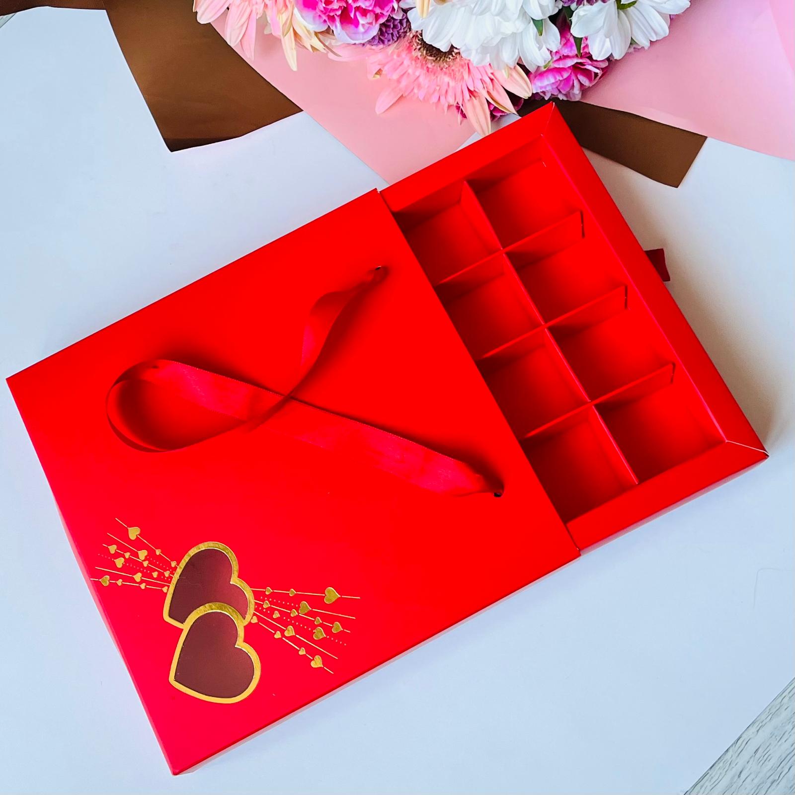16 Bölmeli Çanta Model Bonbon Çikolata Kutusu-Kalp Gold Yaldız Baskı — galeri görseli