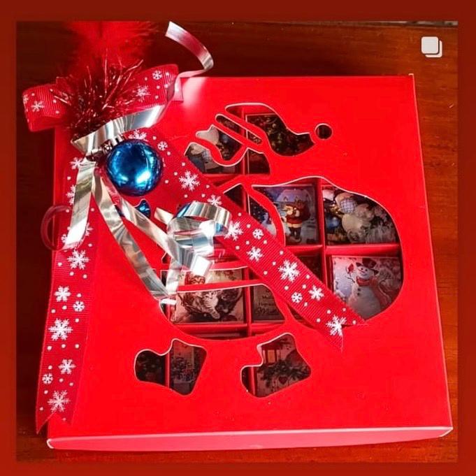 16 Bölmeli Noel Baba Tasarım Bonbon Çikolata Kutusu — galeri görseli