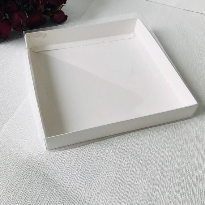 20x20x3 Asetat Kapaklı Karton Kutu — galeri görseli