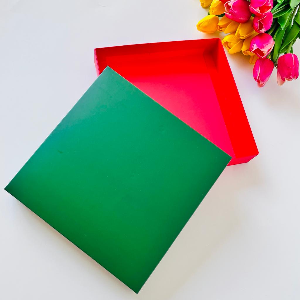 20x20x3 Karton Kutu (kırmızı-yeşil) — galeri görseli
