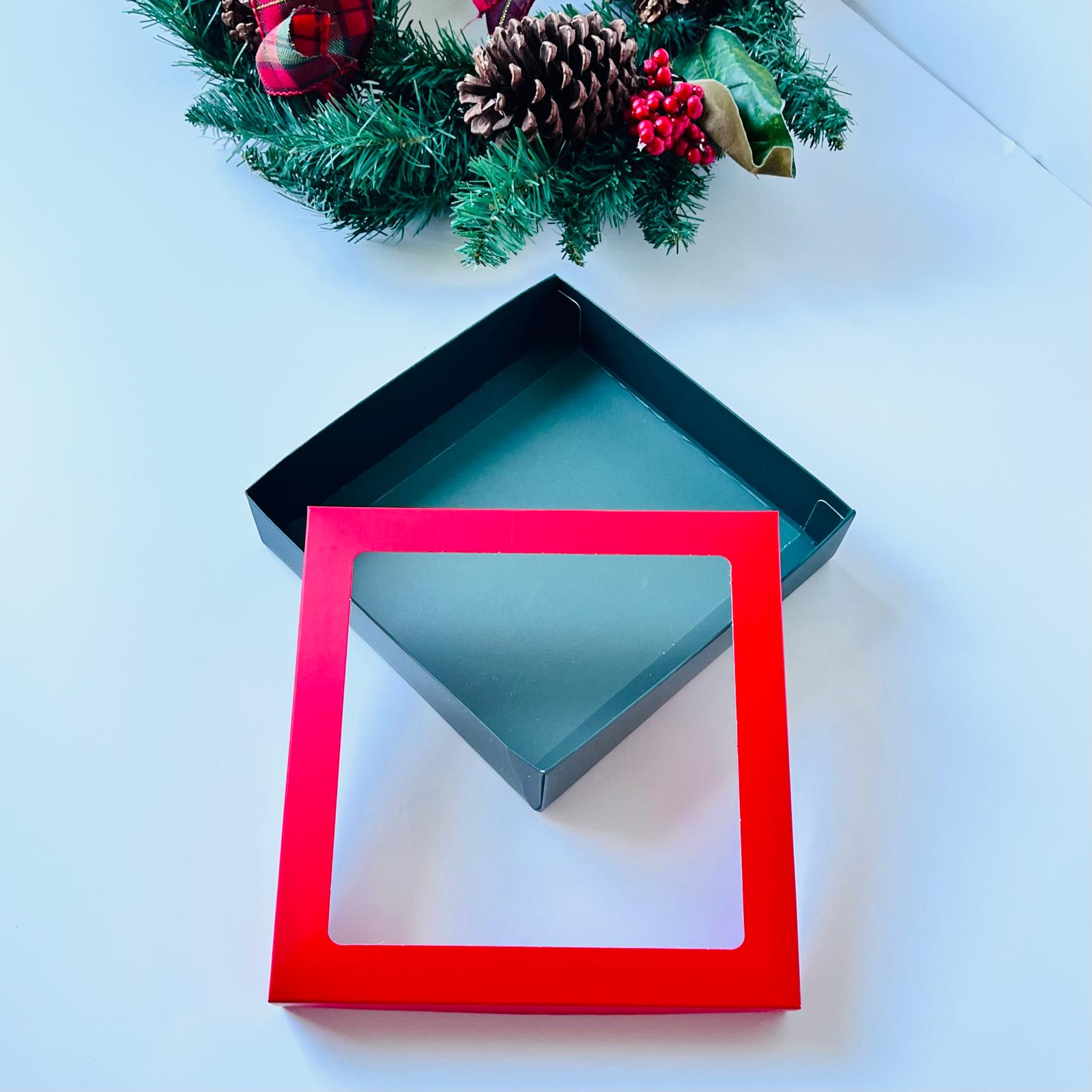 20x20x5 Pencereli Karton Kutu Yeşil-Kırmızı — galeri görseli