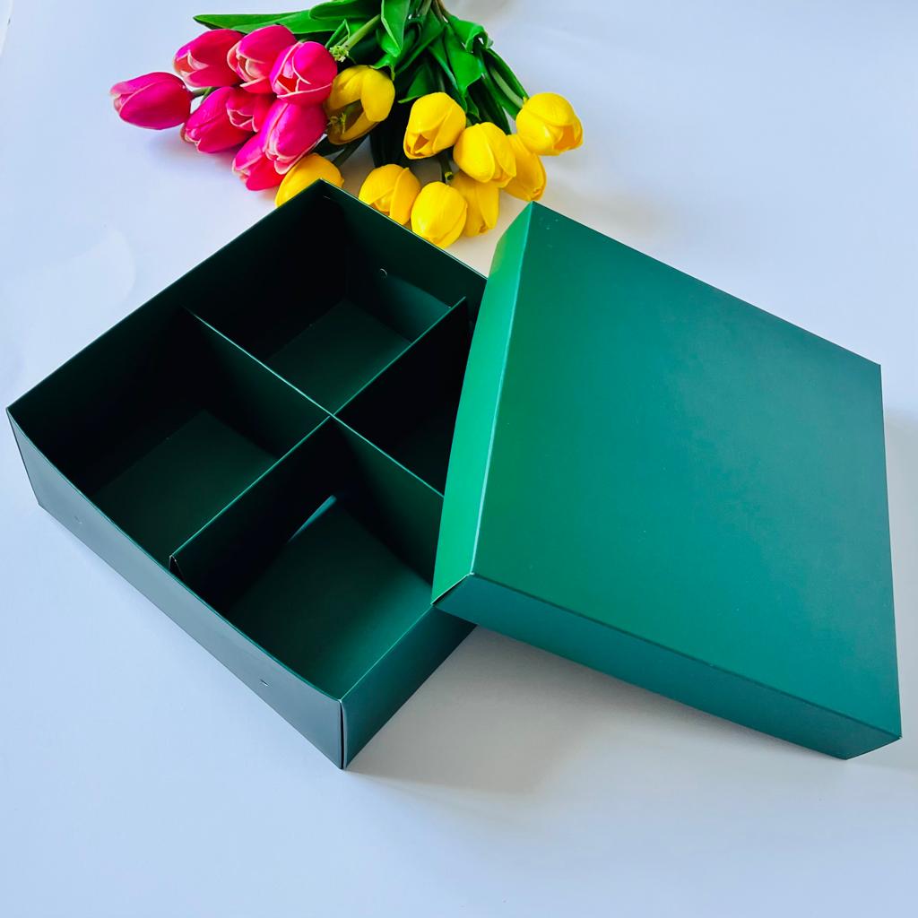 21x21x8 Karton Kutu 4 Bölmeli — galeri görseli