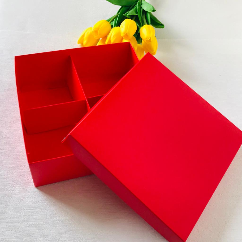 21x21x8 Karton Kutu 4 Bölmeli — galeri görseli