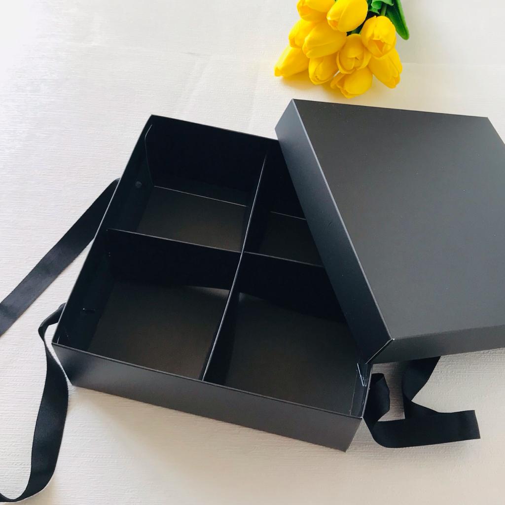 21x21x8 Karton Taşıma Kutusu 4 Bölmeli — galeri görseli