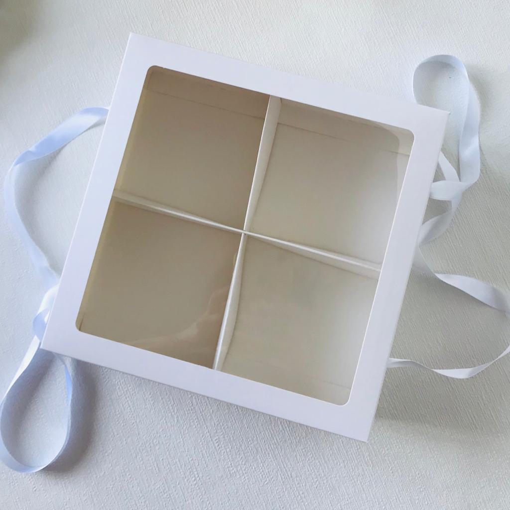 21x21x8 Pencereli Taşıma Kutusu 4 Bölmeli — ürün görseli