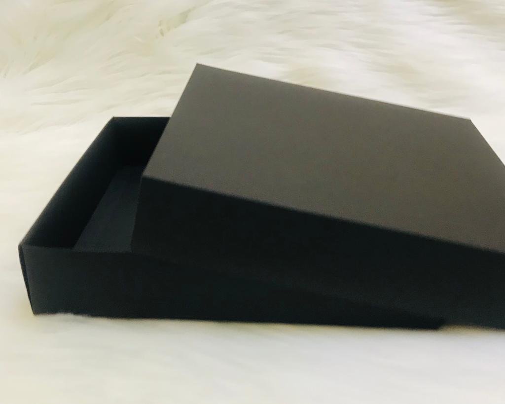 25x25x5 Karton Kutu — galeri görseli
