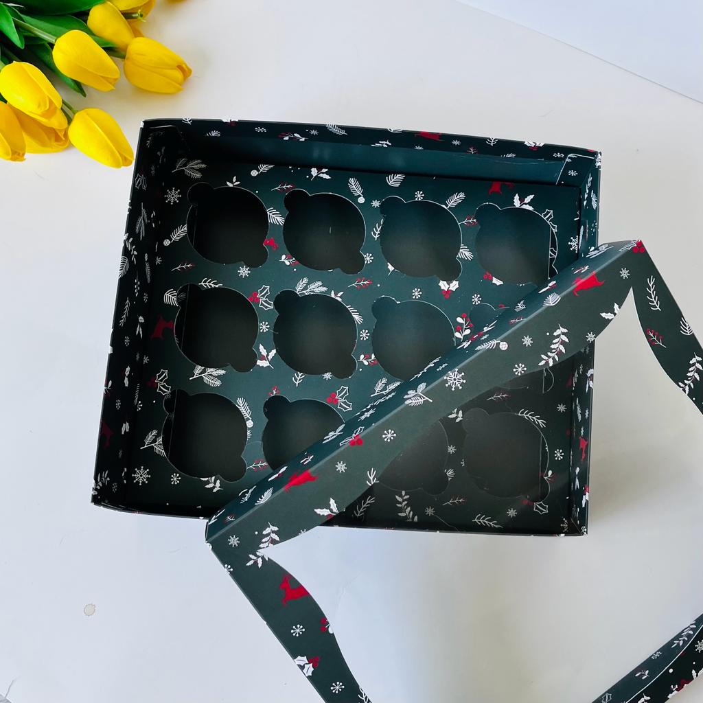 25x30x9 Pencereli Cupcake Kutusu Yılbaşı Desen 12'li — galeri görseli