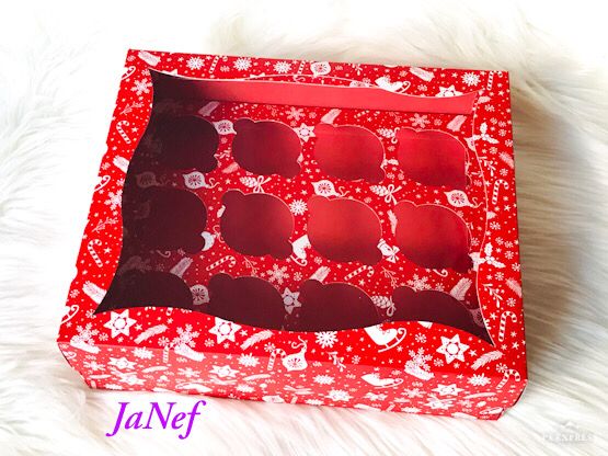 25x30x9 Pencereli Cupcake Kutusu Yılbaşı Desen 12'li — galeri görseli