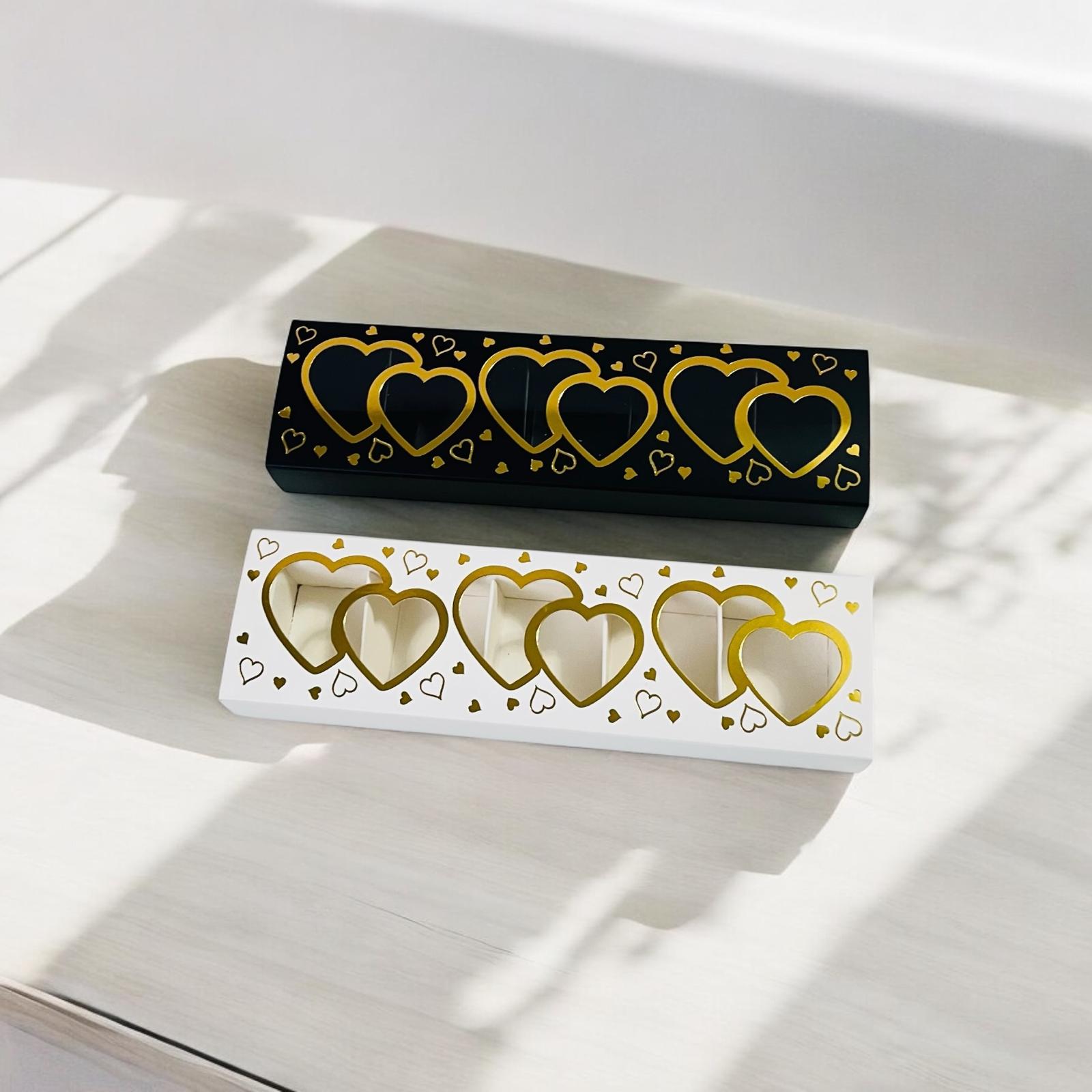 5 Bölmeli Kalp Tasarım Gold Yaldız Çikolata Kutusu — ürün görseli