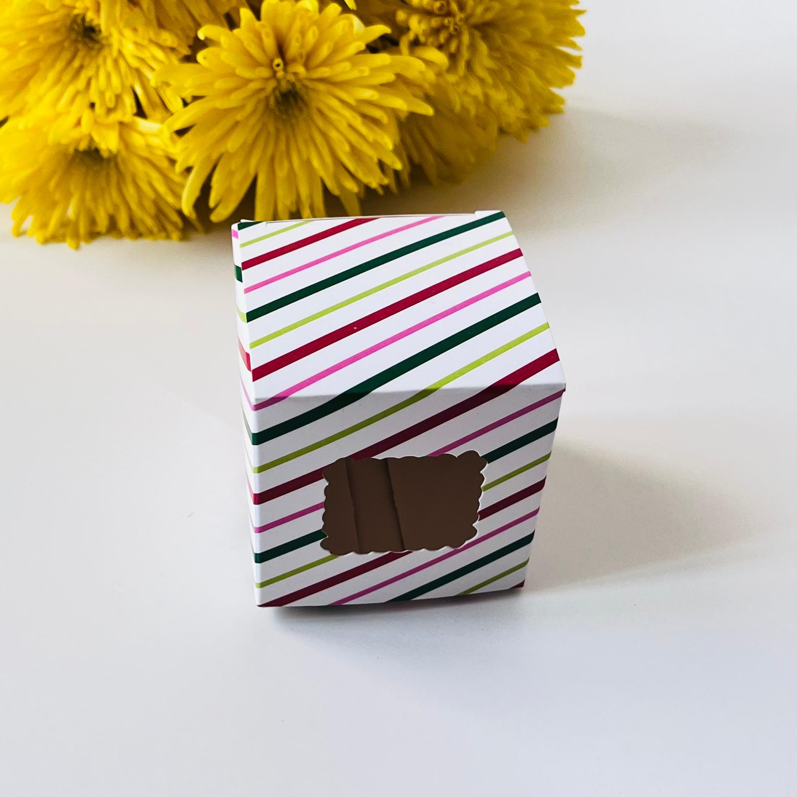 6x6x6 Pencereli Karton Kutu — galeri görseli