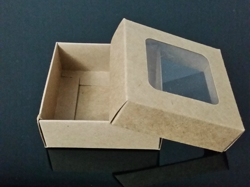8x8x3 Pencereli Karton Kutu — galeri görseli