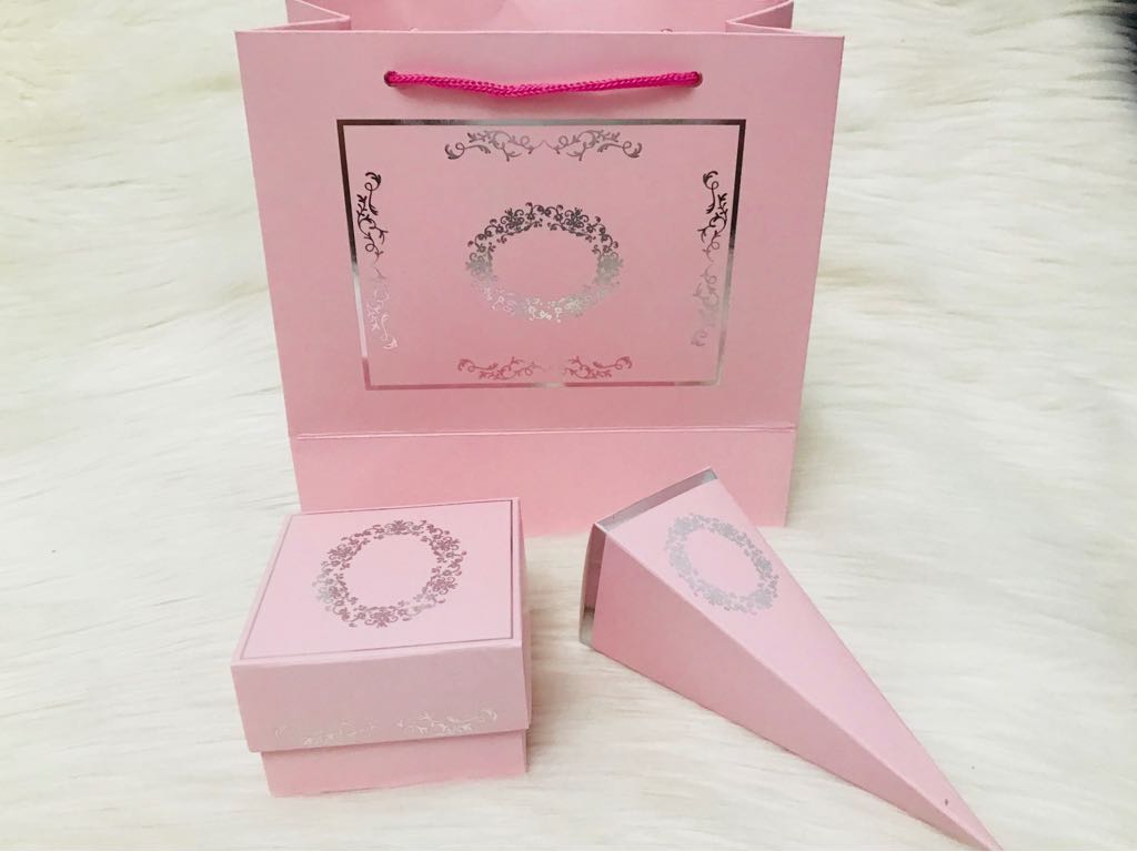 Karton Çanta Pembe Gold Yaldız Desen — galeri görseli